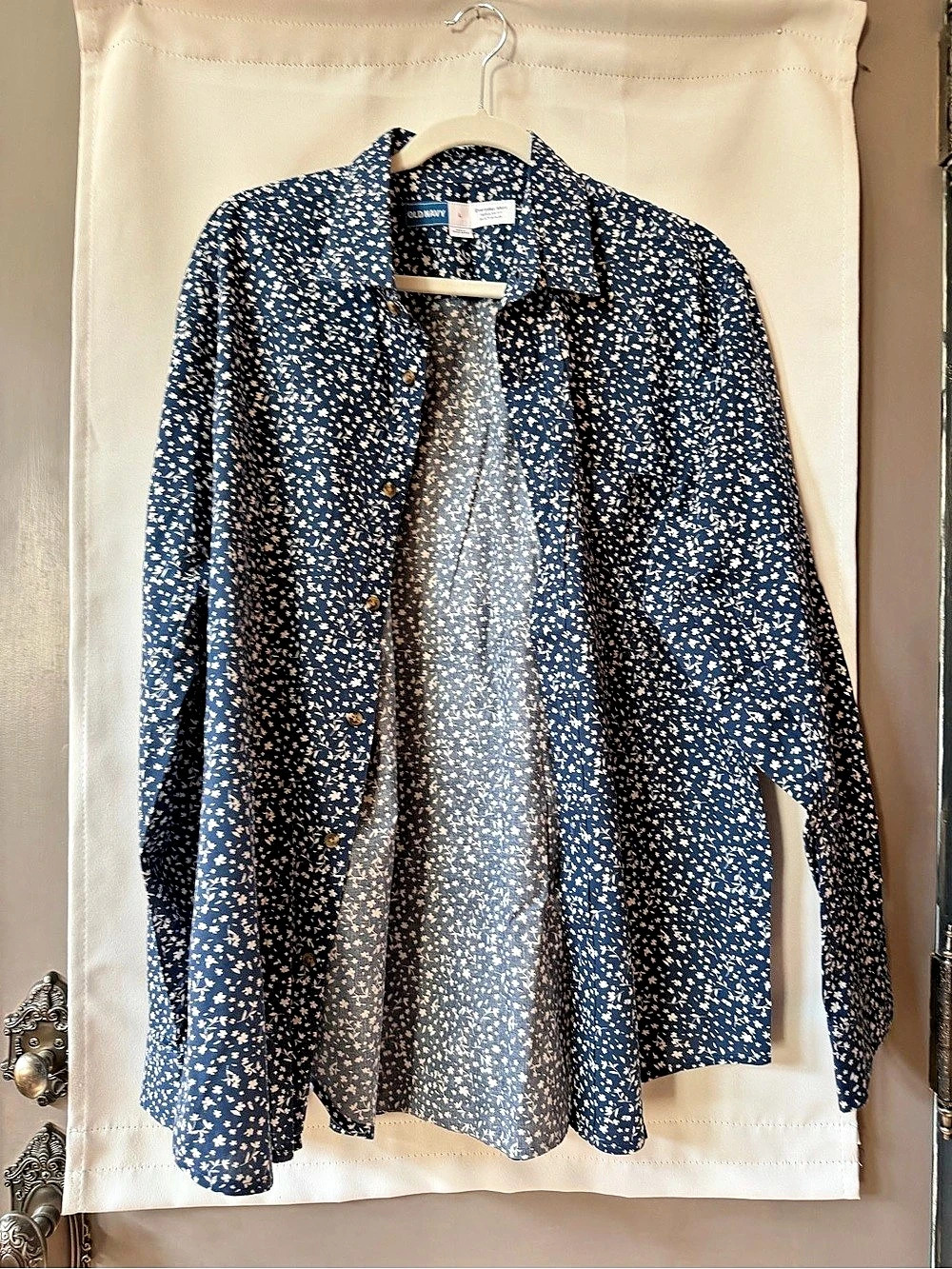 Old Navy Everyday Shirt Regular Fit Built-In Flex Floral Blue & White
